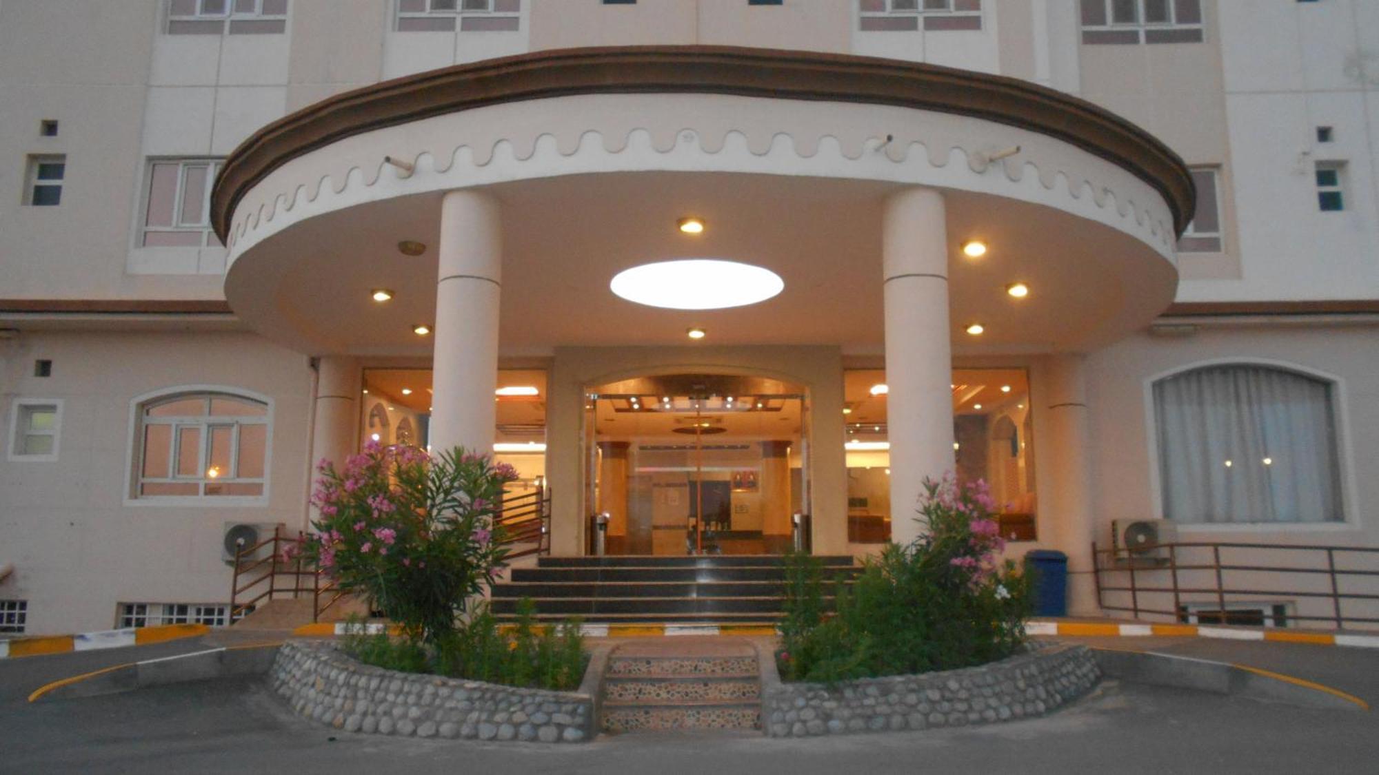 Nizwa Hotel Apartments Exteriör bild
