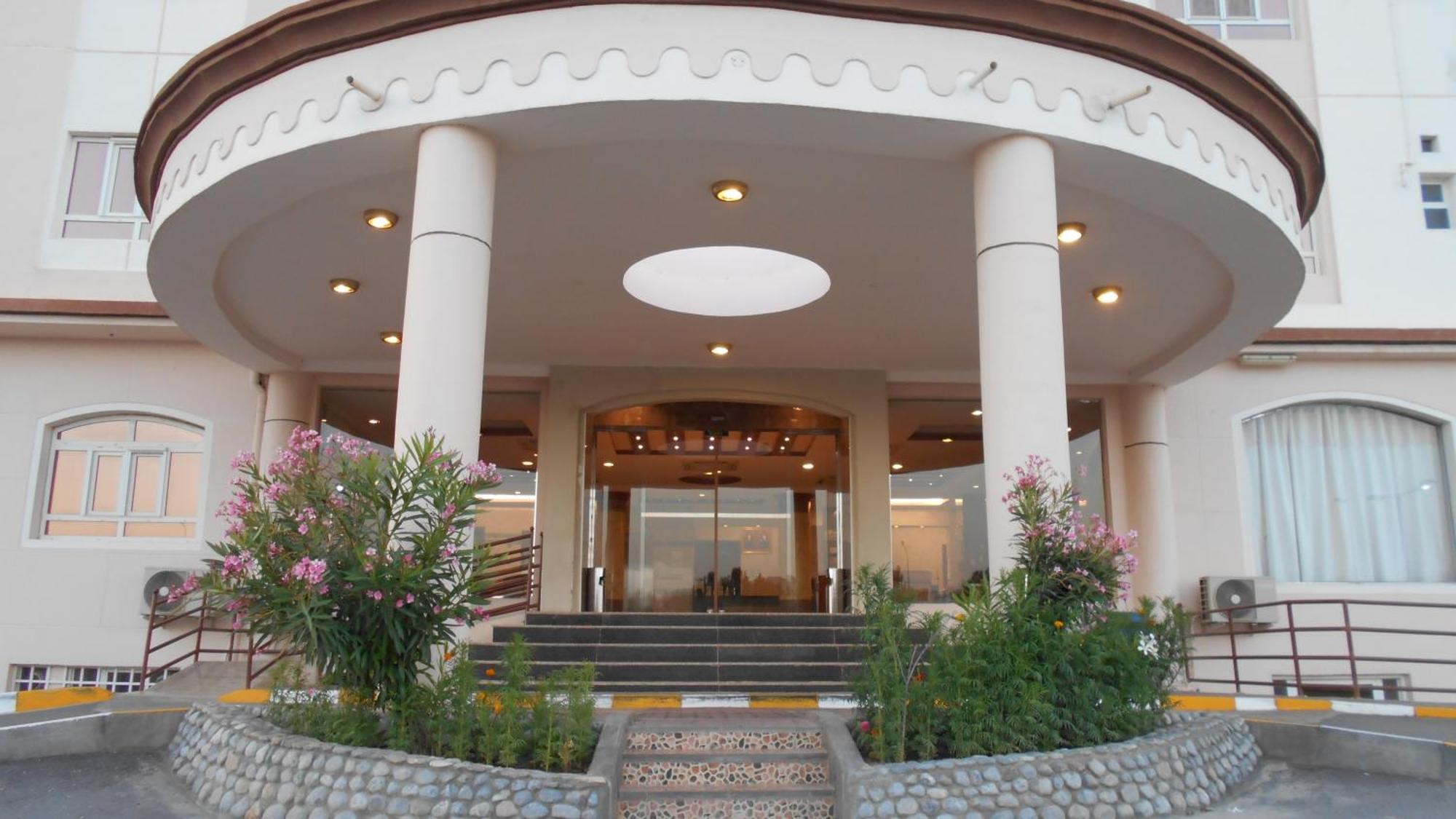 Nizwa Hotel Apartments Exteriör bild